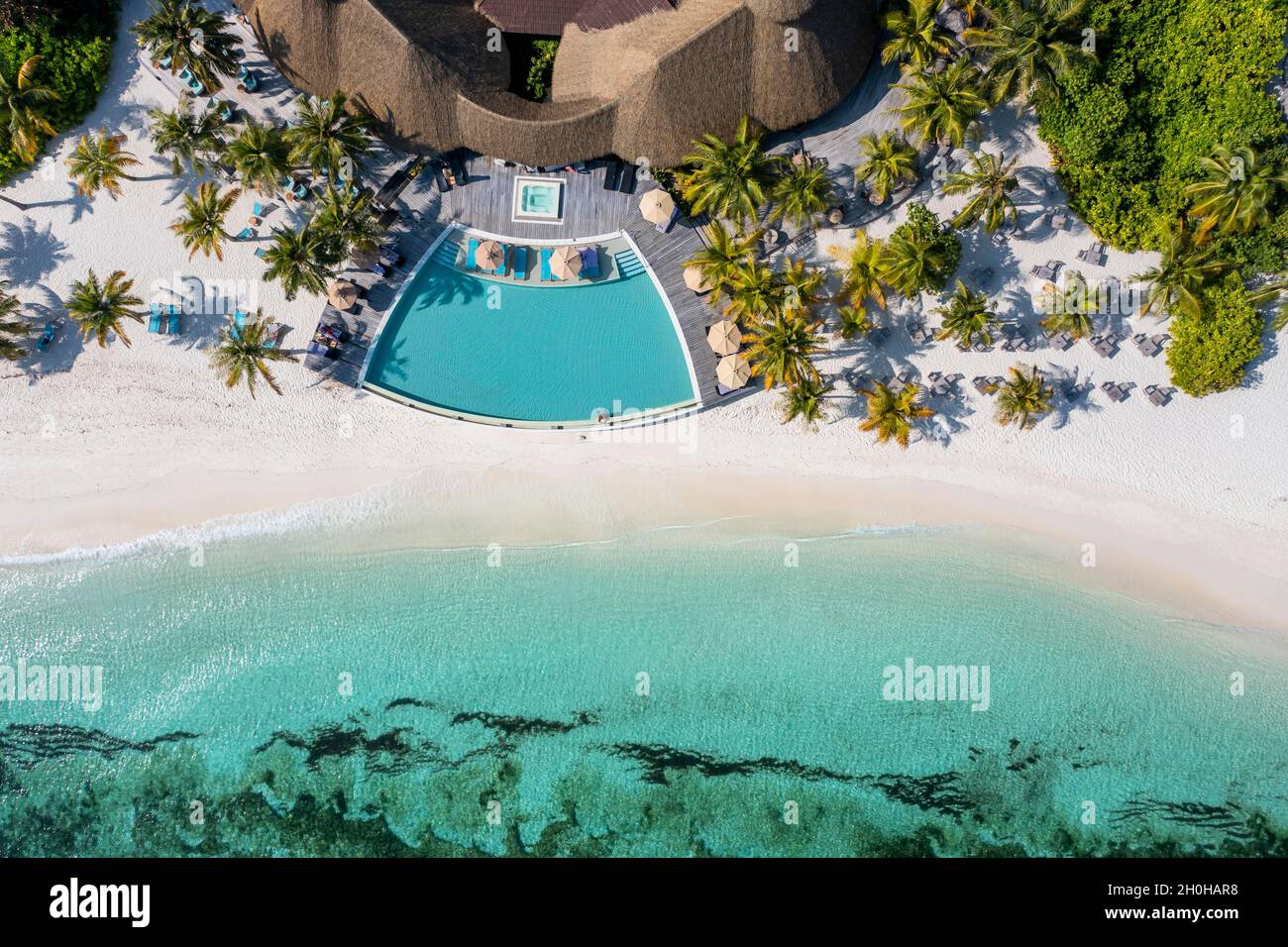 Luftaufnahme, Kuredu mit Wasserbungalows und Stränden, Laviyani Atoll, Malediven, Indischer Ozean Stockfoto