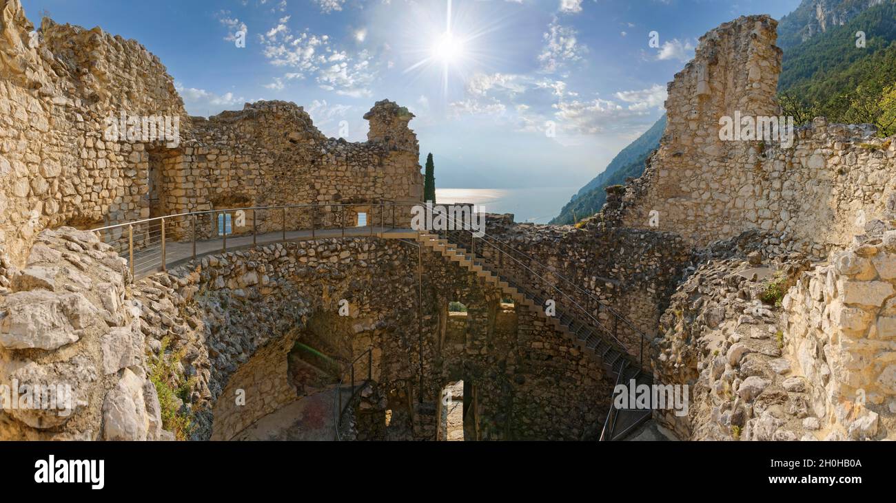 Bastione antico mit Torre di guardia del 500, Riva del Garda, Gardasee Nord, Trient, Trentino-Südtirol, Italien Stockfoto