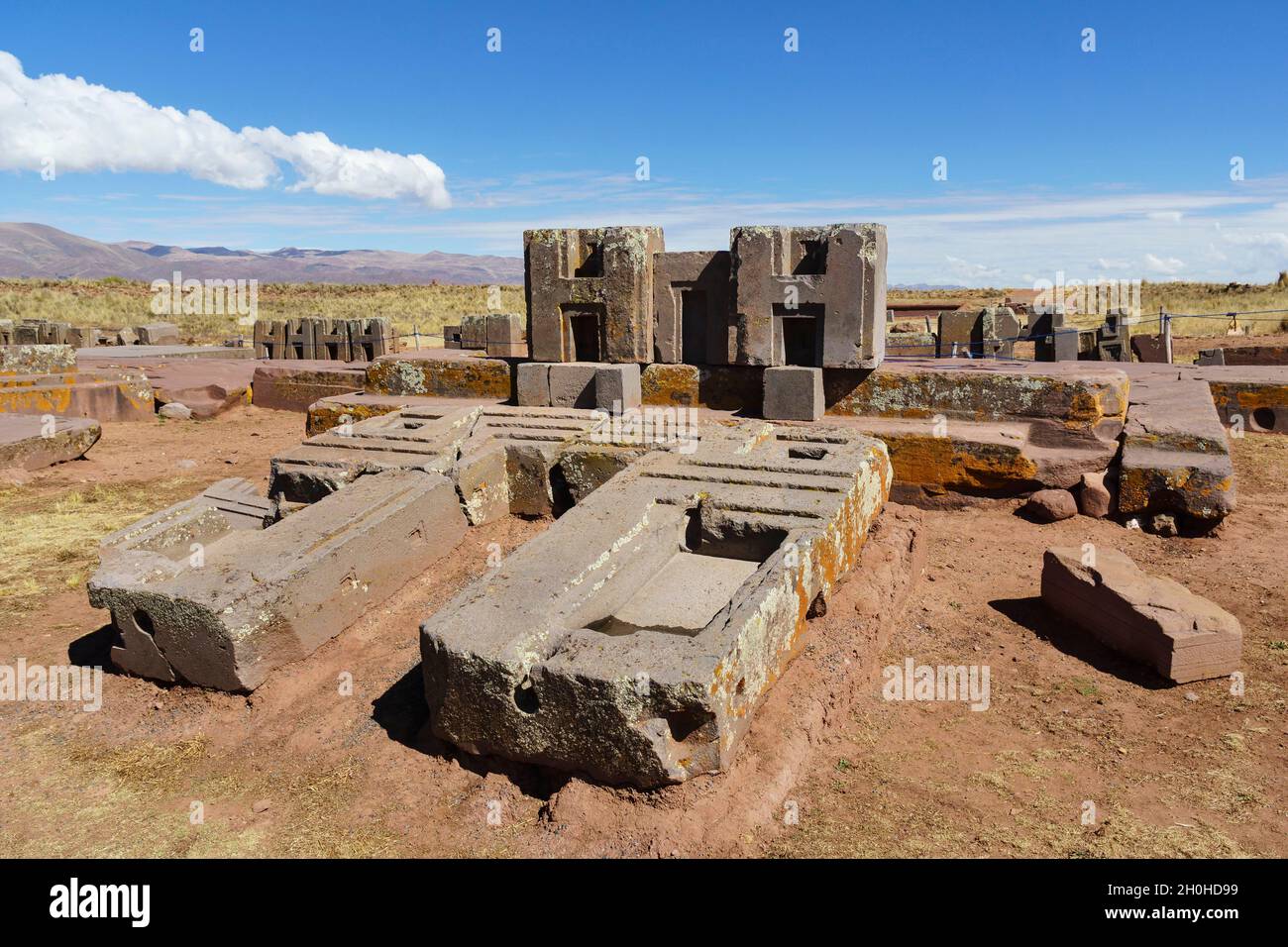 Die Ruinen von Pumapunku, die präinkaischen Ruinen von Tiwanaku, Tiahuanaco, UNESCO-Weltkulturerbe, Departamento La Paz, Bolivien Stockfoto