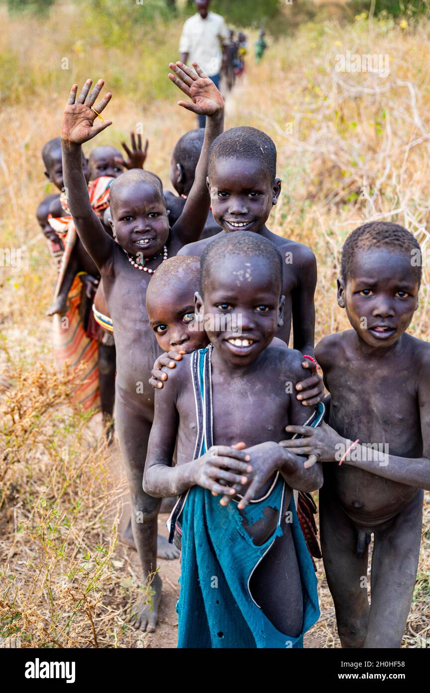 Junge Kinder, Laarim-Stamm, Boya-Hügel, Eastern Equatoria, Südsudan Stockfoto