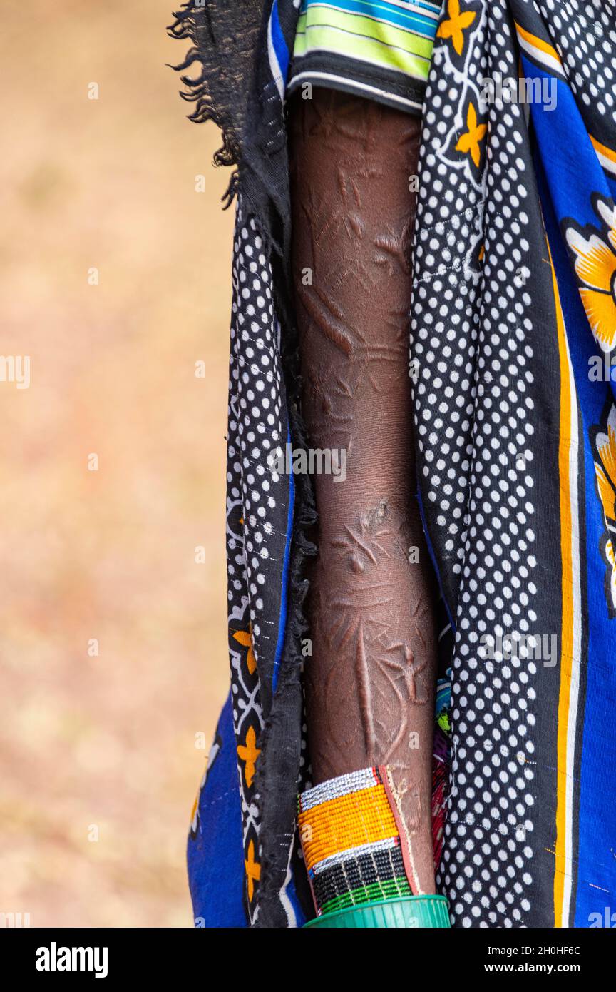 Nahaufnahme von Körpernarben, Laarimstamm, Boya Hills, Eastern Equatoria, Südsudan Stockfoto