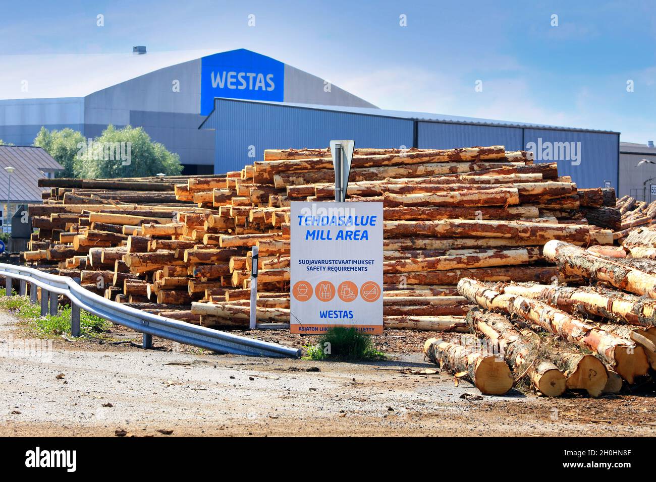 Westas Group Sägewerke in Koski TL. Westas ist eines der größten privaten Holzverarbeitungsunternehmen in Finnland. Koski Tl, Finnland. 26. Juni 2021. Stockfoto