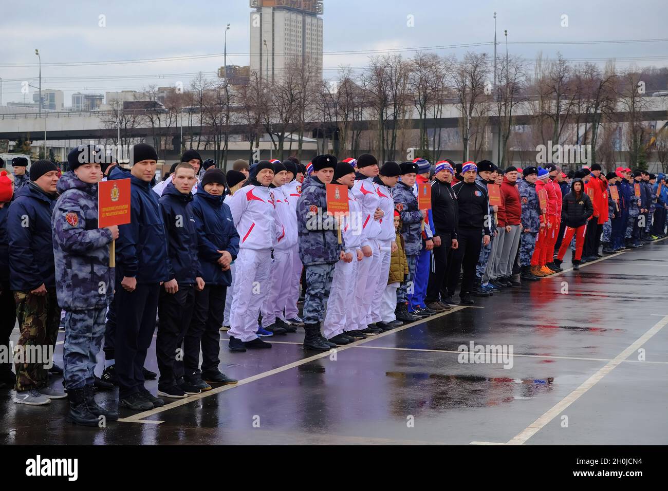 Moskau, Russland. März 2019. Die Teilnehmer des Festivals bei der feierlichen Formation während der Eröffnung des Festes.das Finale des Kultur- und Sportfestivals des Zentralbezirks der Truppen der russischen Nationalgarde fand im Sportkomplex Luschniki statt. (Bild: © Mihail Siergiejevicz/SOPA Images via ZUMA Press Wire) Stockfoto