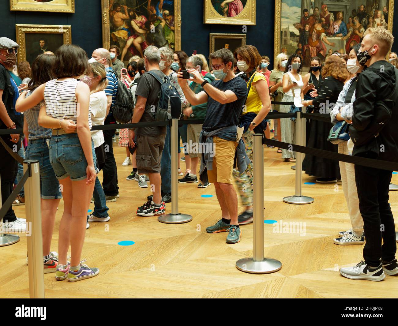 Bewunderer Mona Lisa en temps de Covid 19 Stockfoto