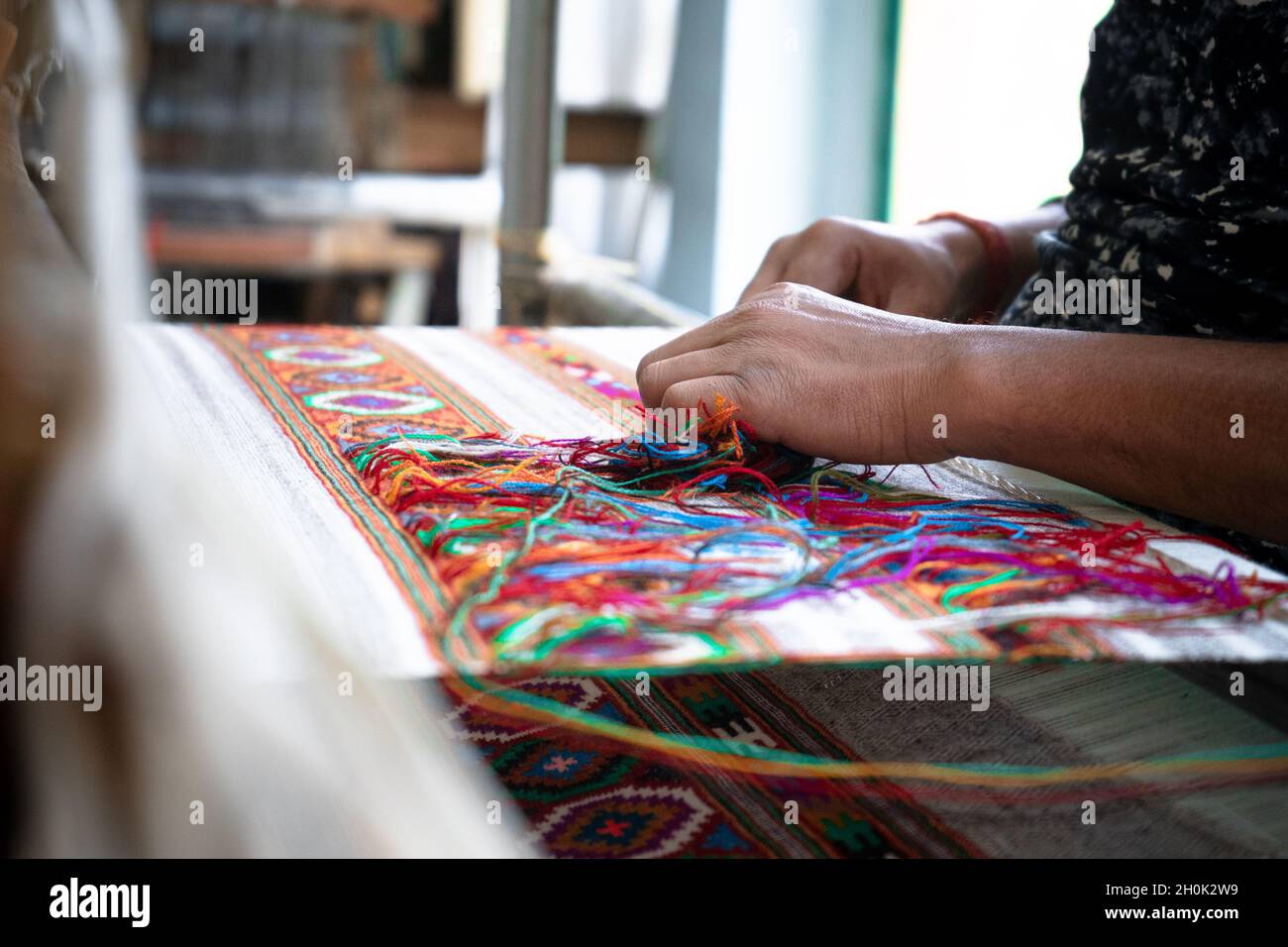 Traditionelle Himachali Tuchweberei Fabrik in Old Mana Stockfoto