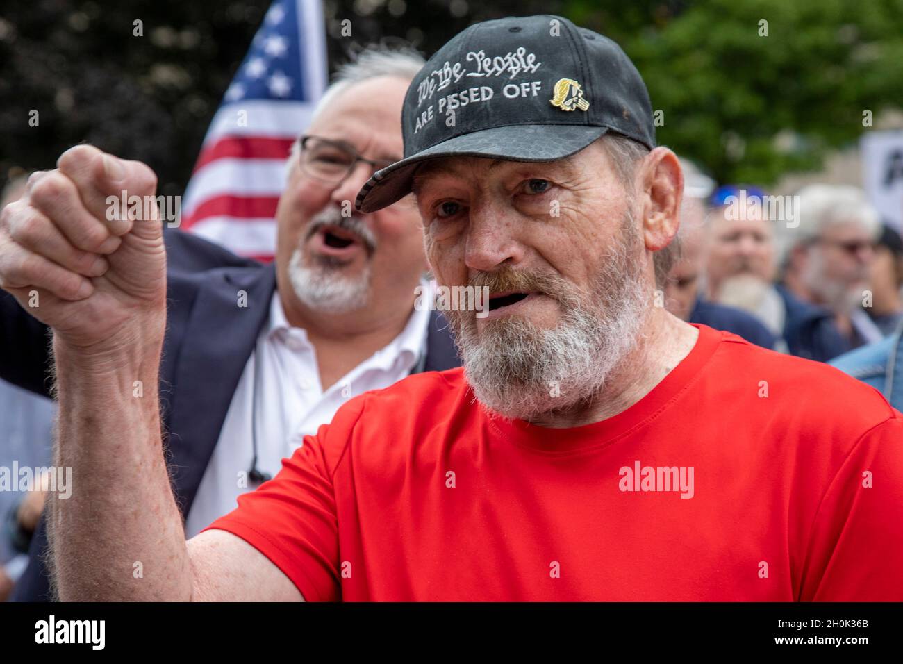 Lansing, Michigan USA - 12. Oktober 2021 - Eine Kundgebung vor dem Michigan State Capitol fordert eine "forensische Prüfung" der Ergebnisse der Präsidentschaftswahlen 2020. Stockfoto