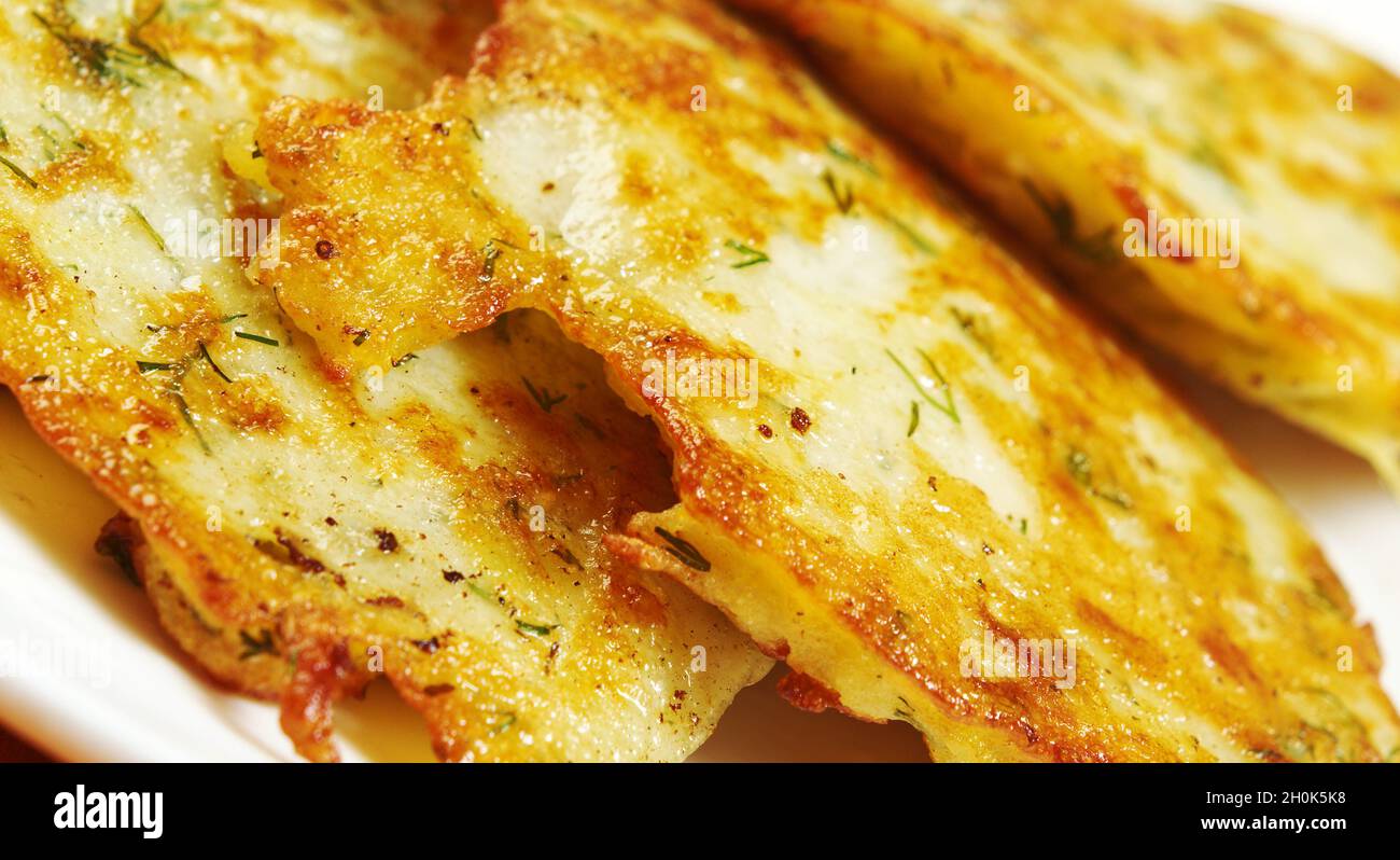 Tortitas de Yuca Fritas, guatemaltekische Cassava-Krapfen Stockfoto