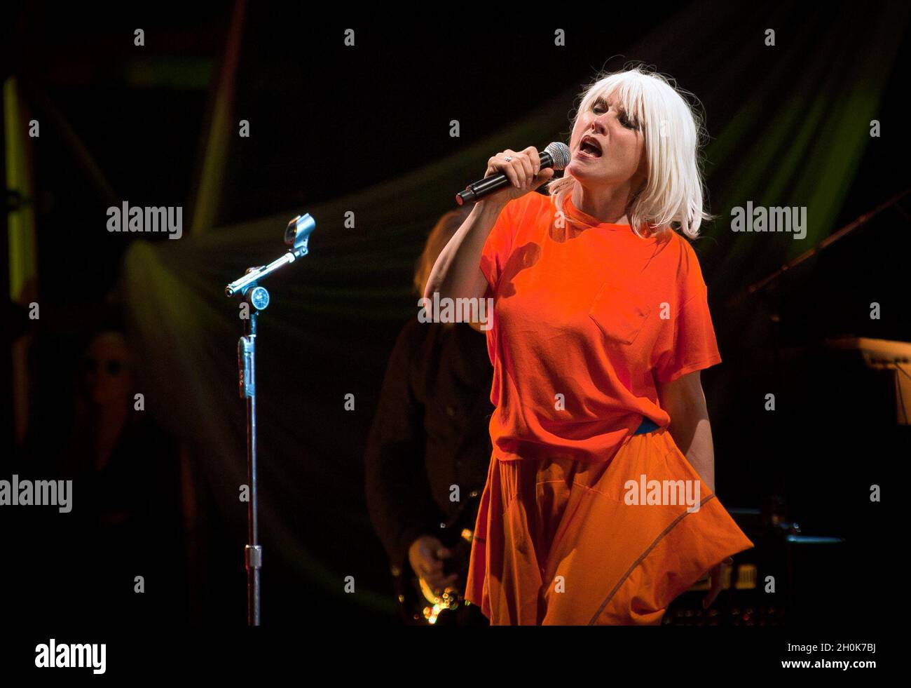 Blondie tritt am 29. Juli 2011 im Camp Beestival in Lulworth Castle in Dorset auf. Stockfoto