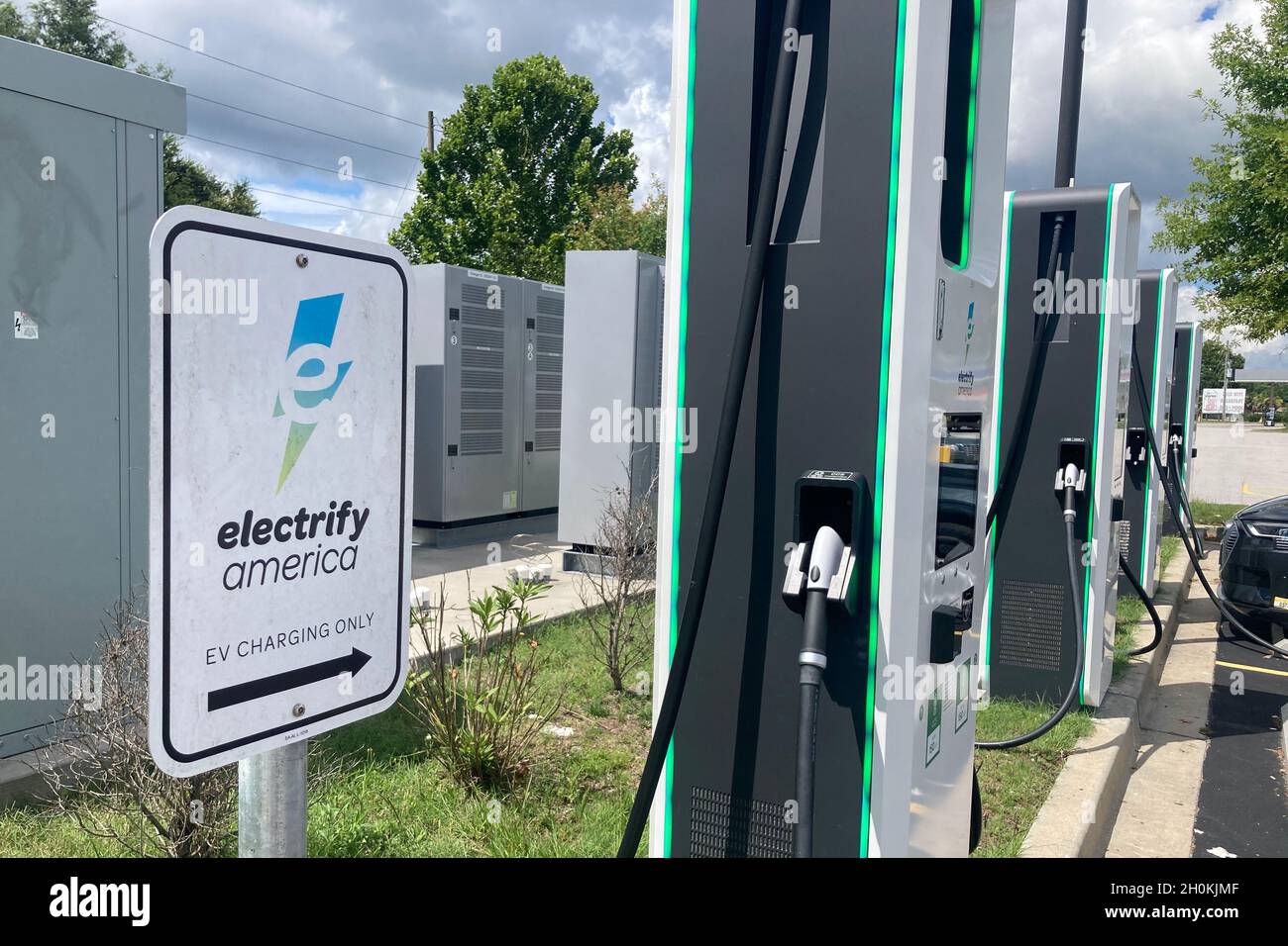 Electrify America High Speed DC Ladestationen für Elektrofahrzeuge und Ausrüstung Walterboro South Carolina USA Stockfoto