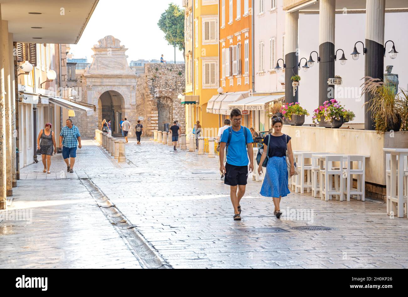 Touristen in der Stadt Zadar, Kroatien. Stockfoto