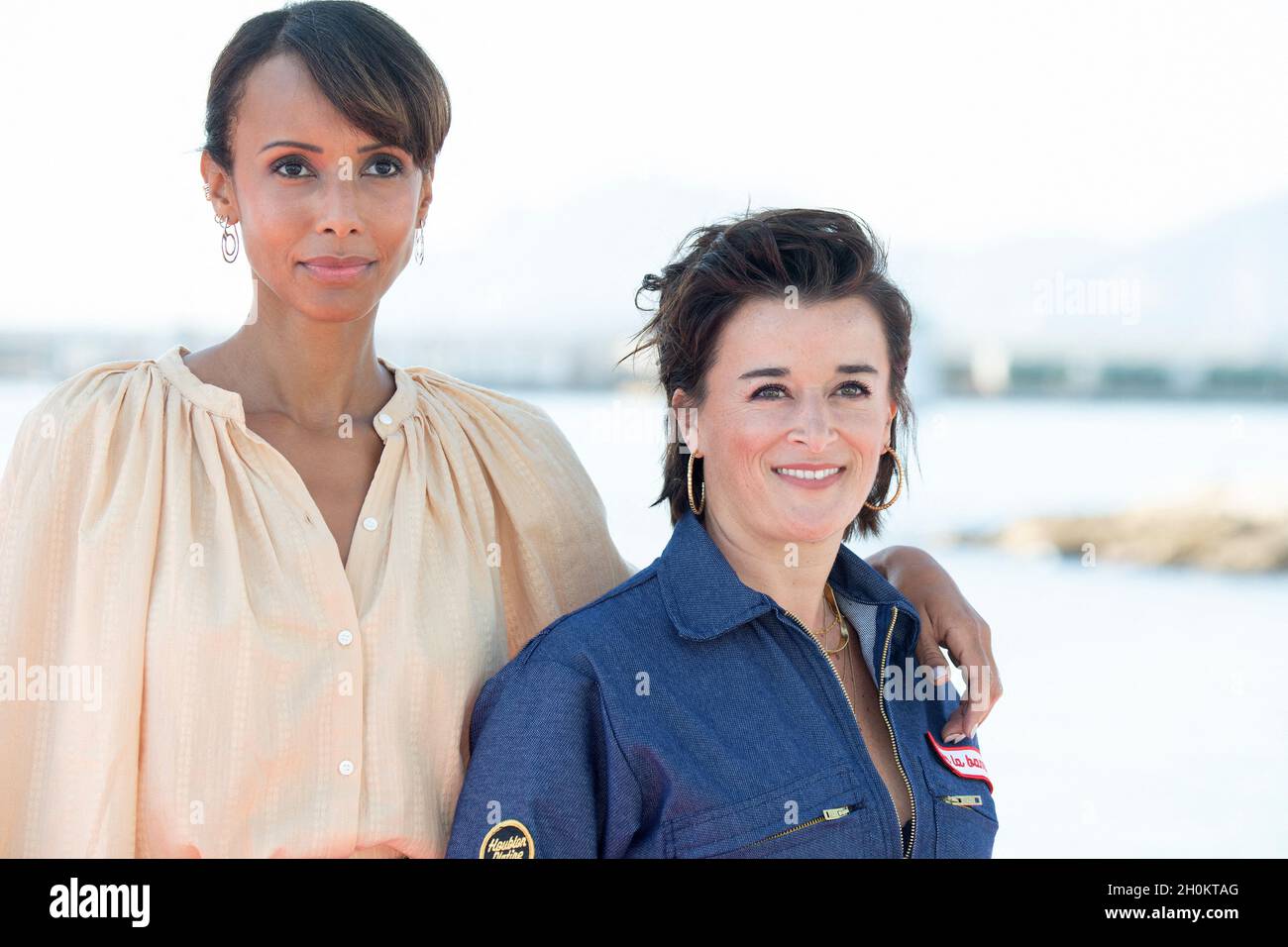 Cannes, Frankreich, 13. Oktober 2021, Sonia Rolland und Beatrice de la Boulaye besuchen die Tropiques Criminels Fotoserie während der 4. Ausgabe des Cannes International Series Festival (Canneseries) in Cannes, am 13. Oktober 2021, Frankreich. Foto von David Niviere/ABACAPRESS.COM Stockfoto