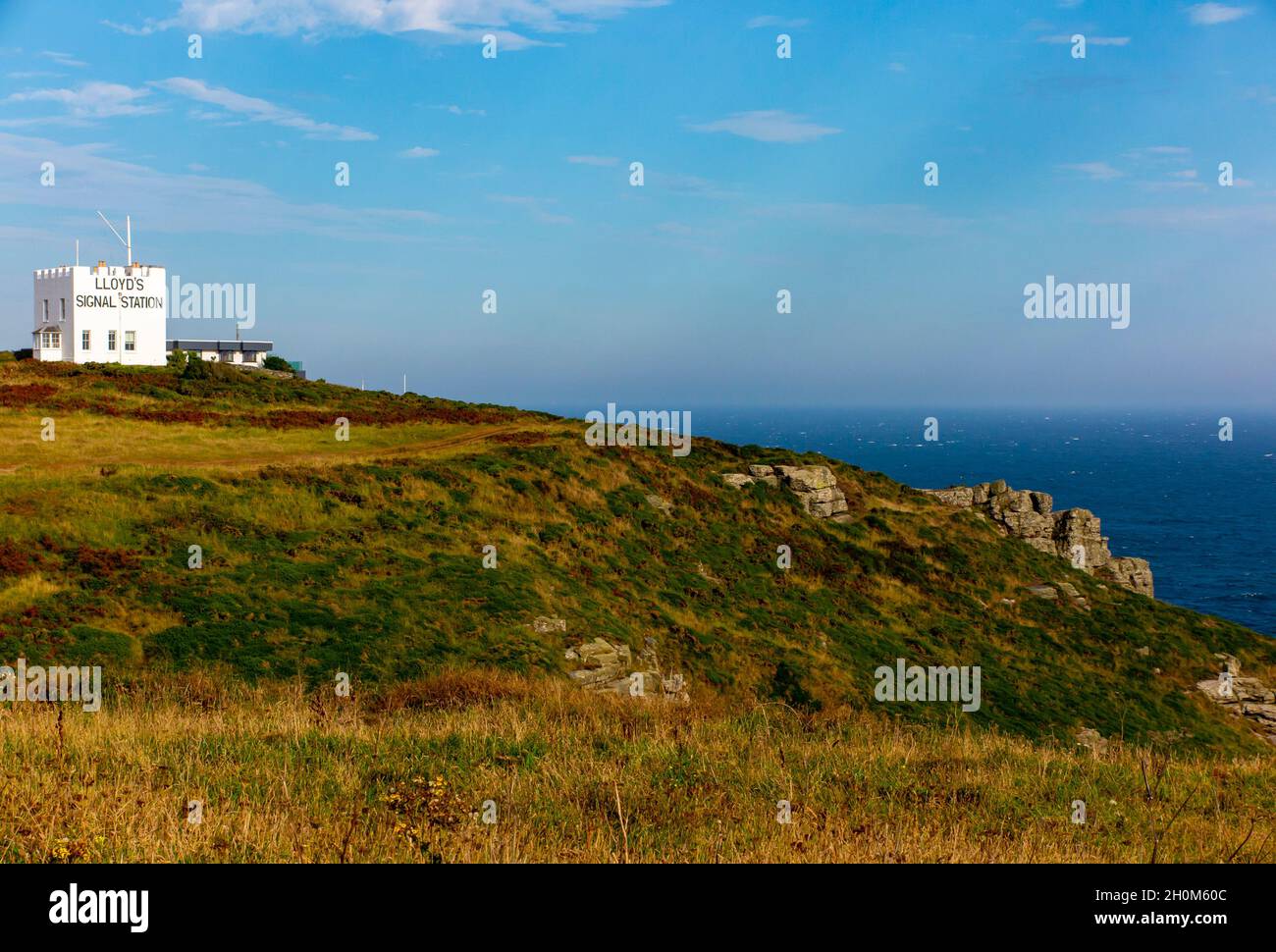 Lloyd's Signal Station in Bass Point auf der Lizard Peninsula Cormwall England Großbritannien wurde 1872 für die Schiffsverbindungen im Ärmelkanal gebaut Stockfoto