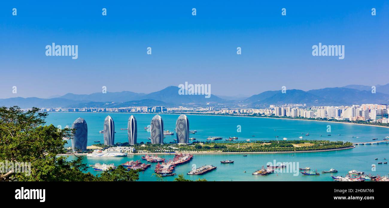 Hainan, China - 18. Dezember 2017: Panoramablick, Stadtbild der Stadt Sanya, Insel Hainan, China. Stockfoto