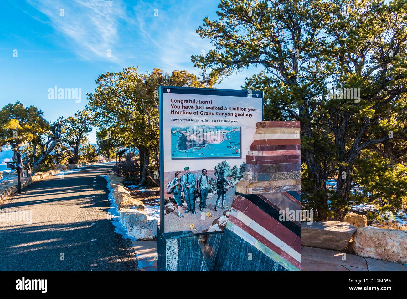 Schild, das den Weg der Zeit am Südrand, Grand Canyon National Park, Arizona, USA, markieren soll Stockfoto