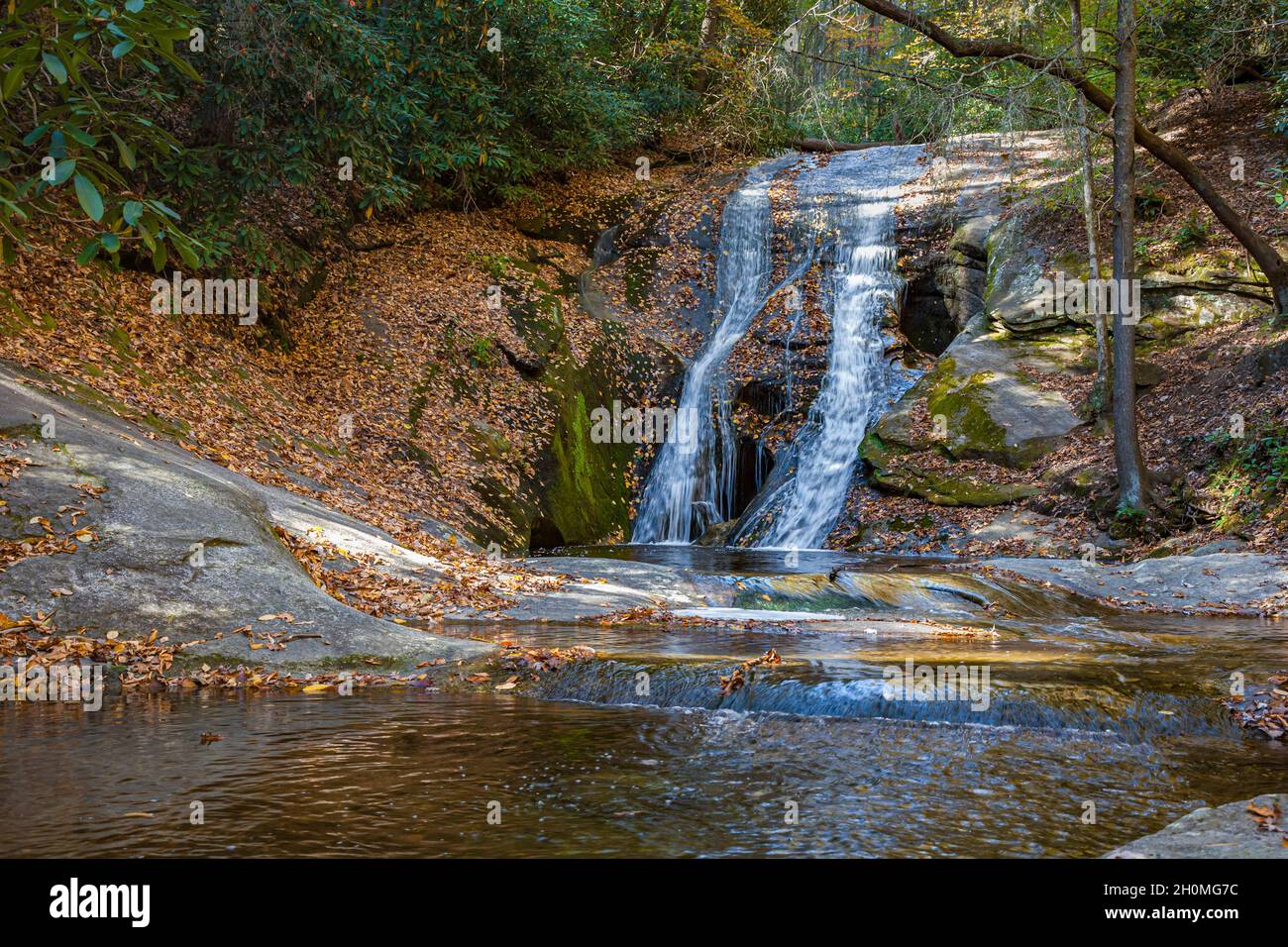 Witwe's Creek Falls im Stone Mountain State Park, North Carolina, USA Stockfoto