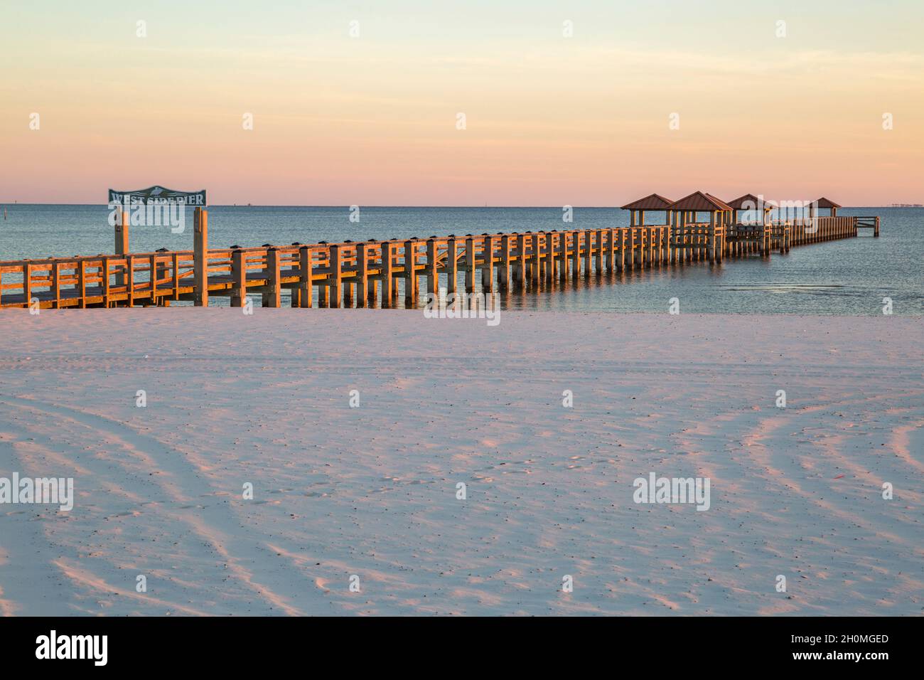West Side Pier Angelpier entlang der Mississippi Golfküste in Gulfport Stockfoto