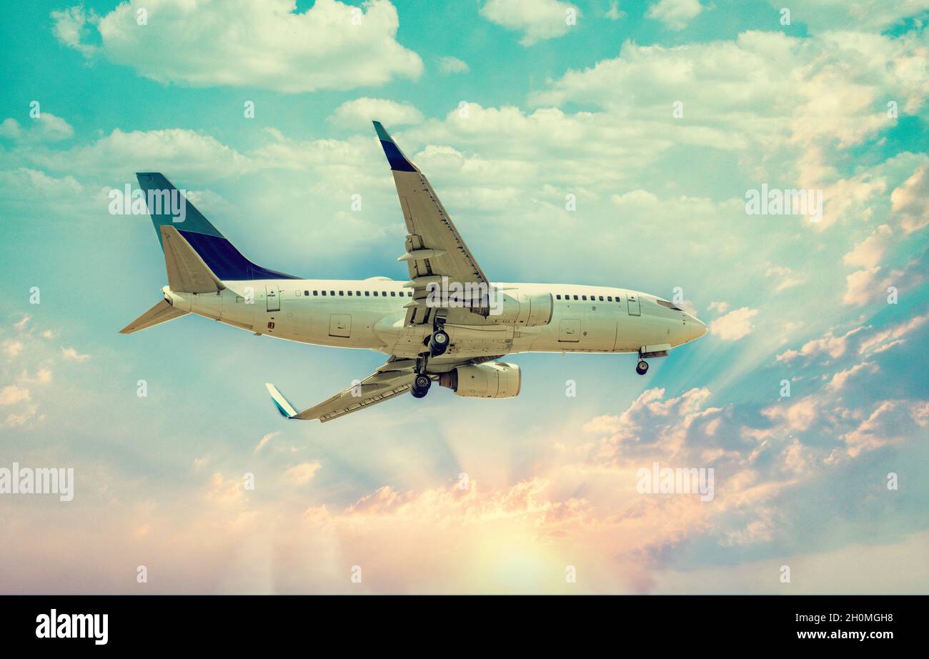 Als Flugzeug für kurze und dünne Strecken behält das Twinjet den Rumpfquerschnitt von 707 und die Nase mit zwei Unterflügelturbofanen bei Stockfoto