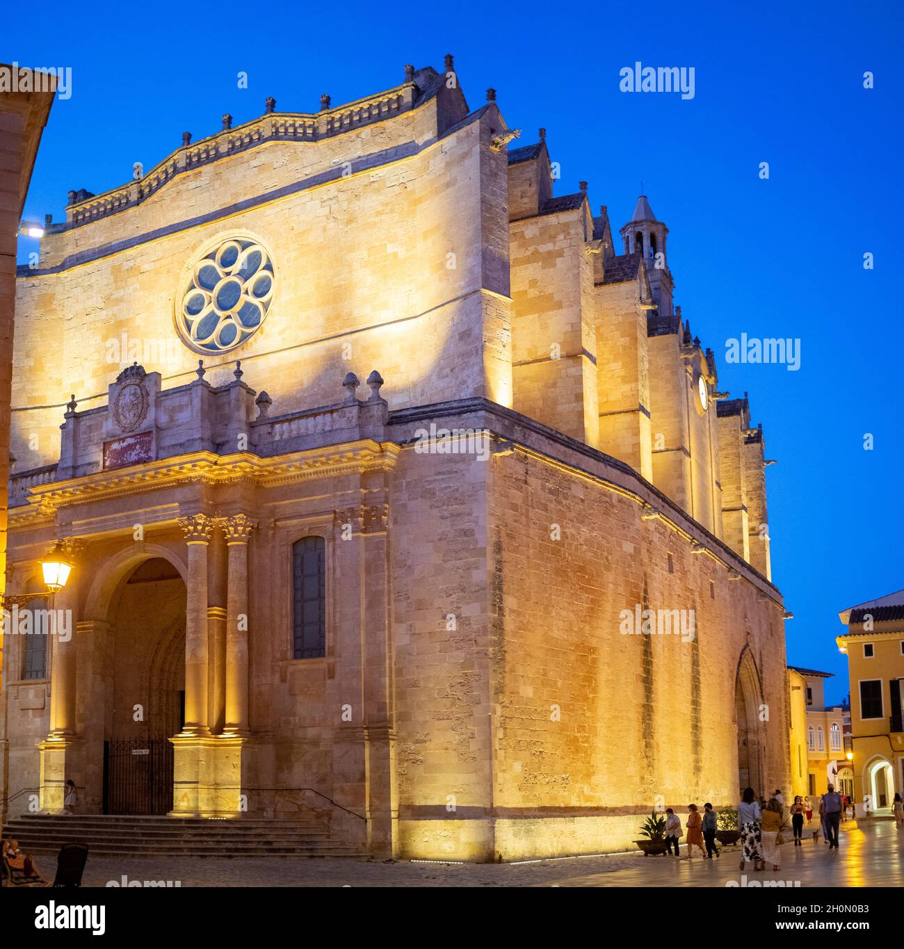 Kathedrale von Ciutadella de Menorca in der Abenddämmerung Stockfoto