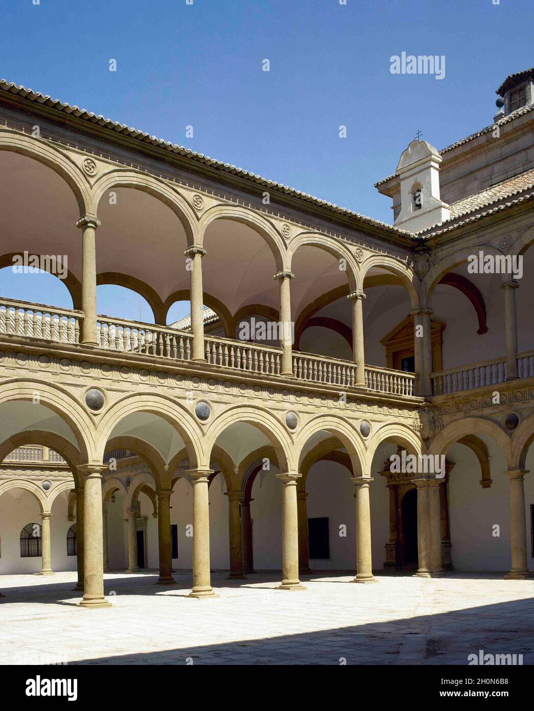 Spanien, Kastilien-La Mancha, Toledo. Hospital de Tavera oder Hospital de San Juan Bautista. Es wurde im Renaissance-Stil zwischen 1541 und 1603 von orde erbaut Stockfoto