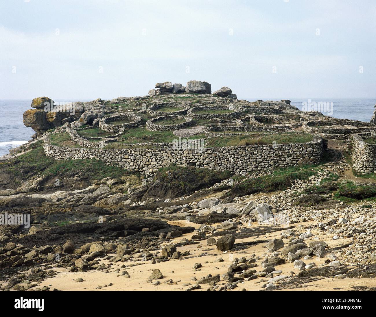 Castro von Baroña. Eiszeitliche Siedlung, 1. Jahrhundert v. Chr. - 1. Jahrhundert n. Chr. Galicien, Provinz La Coruña, Spanien. Stockfoto