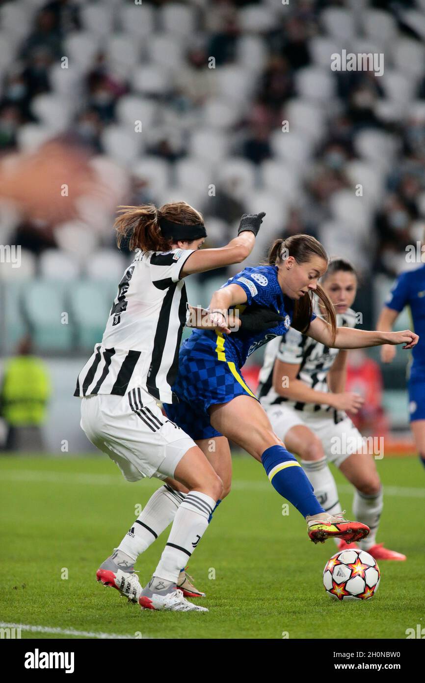 Turin, Italien, 13. Oktober 2021, Sofie Pederson (Juventus Women) während der UEFA Women's Champions League, Gruppe-A-Fußballspiel zwischen Juventus FC und Chelsea FC am 13. Oktober 2021 im Juventus-Stadion in Turin, Italien - Foto Nderim Kaceli / DPPI Stockfoto