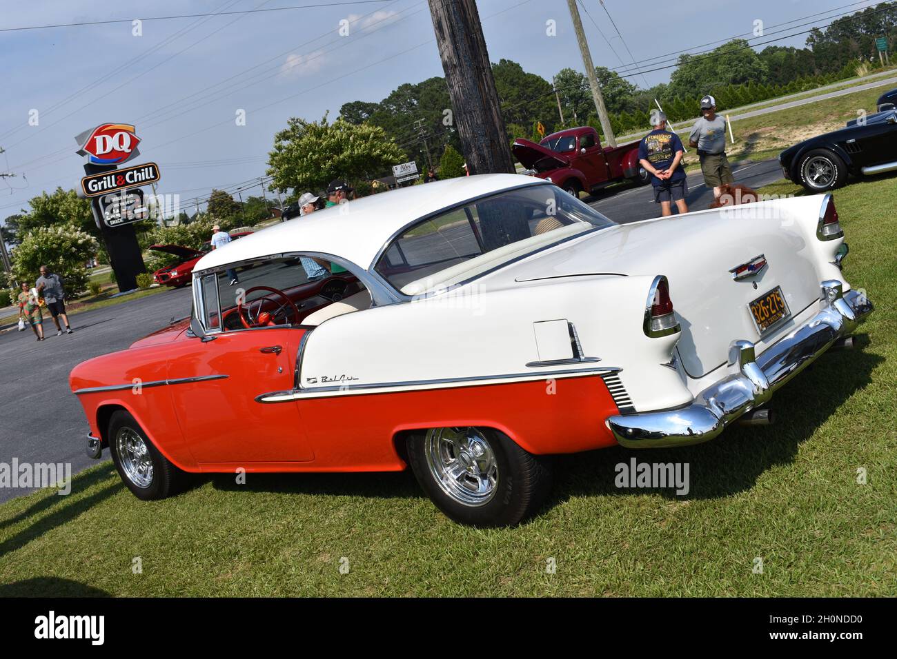 Ein Chevrolet Bel Air Hardtop aus dem Jahr 1955 auf einer Automobilausstellung. Stockfoto