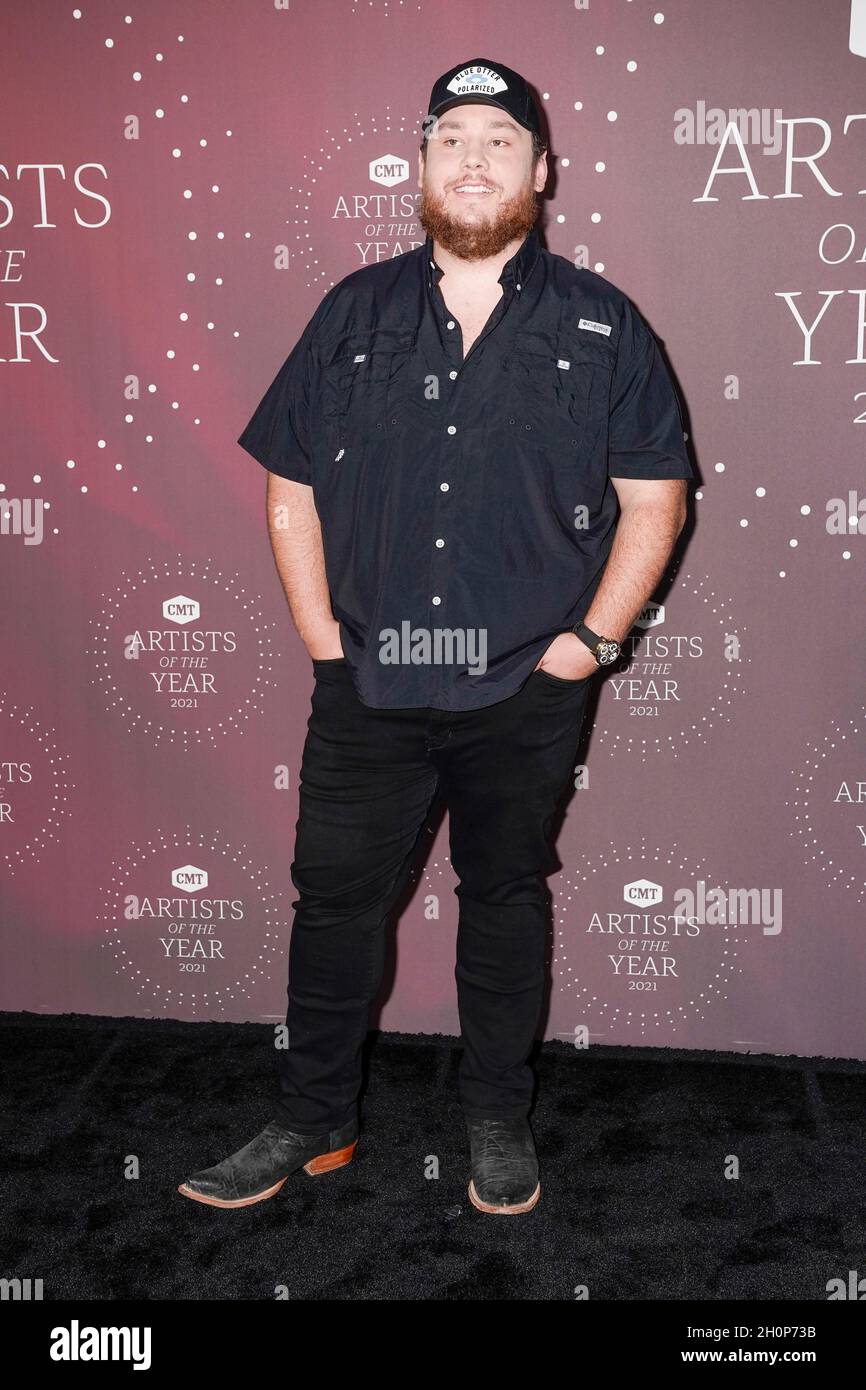 Luke Combs nimmt am 13. Oktober 2021 an der CMT Artist of the Year 2021 in Nashville, Tennessee, Teil. Foto: Ed Rode/imageSPACE Stockfoto