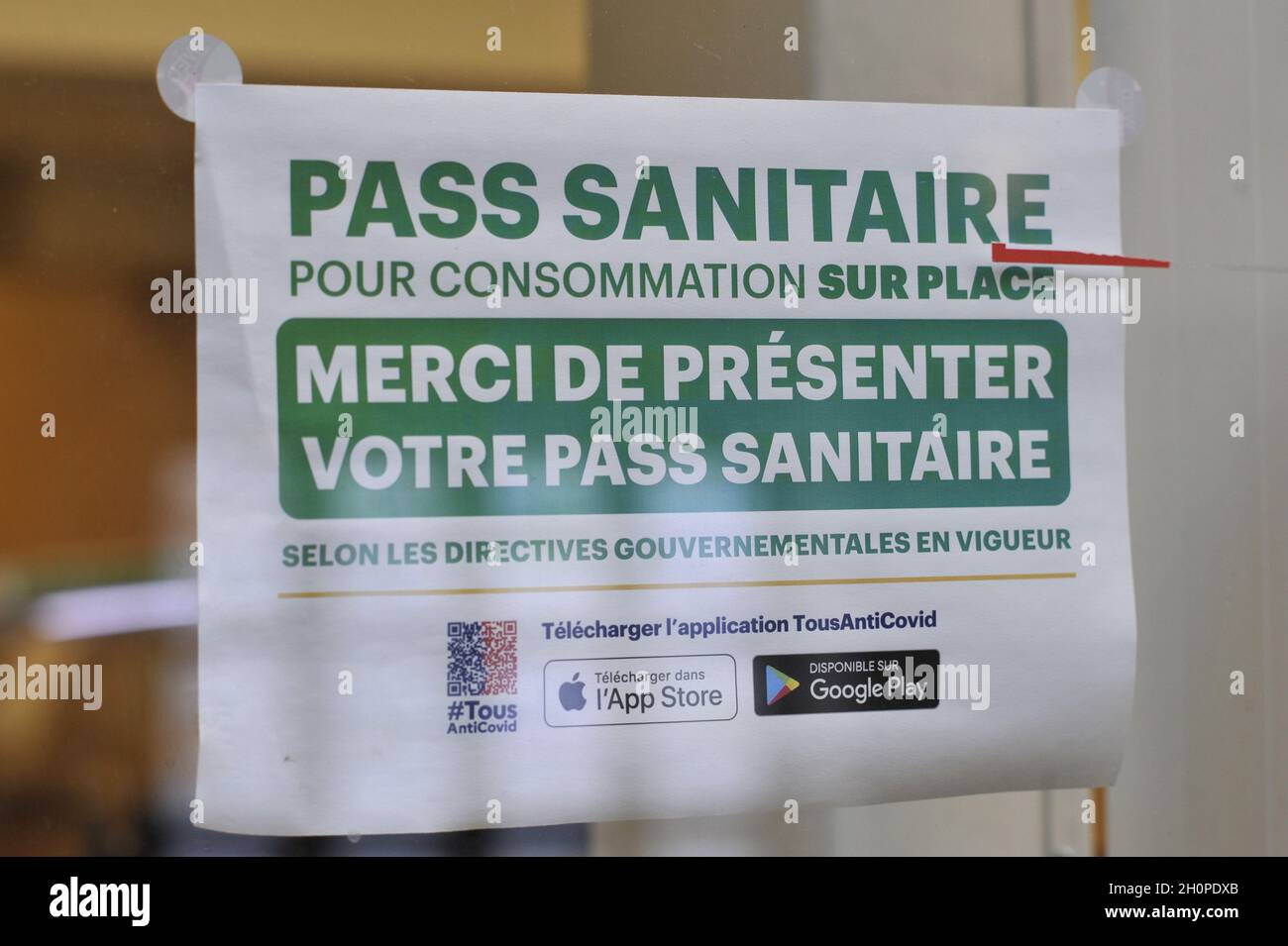 FRANKREICH. PARIS (75) 4. BEZIRK. IM VIERTEL MARAIS. AM EINGANG EINES FAST-FOOD-PASS SANITAIRE KONTROLLE Stockfoto