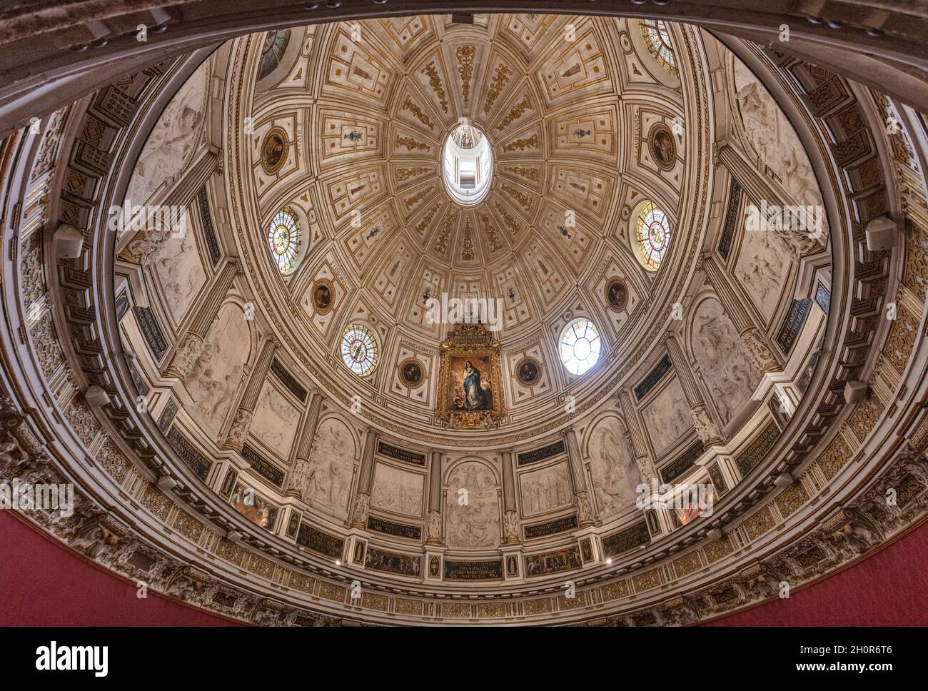 Kathedrale Von Sevilla. Das Kapitelhaus, der Raum, der sich unter dem berühmten Renaissance Dome befindet. Gemälde von Murillo. Stockfoto