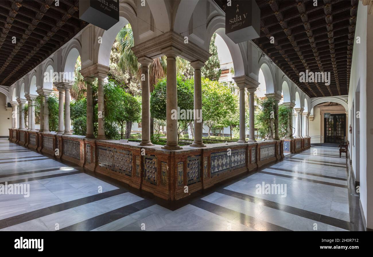 Das Museum der Schönen Künste von Sevilla oder das Museo de Bellas Artes de Sevilla. Innenhof. Stockfoto