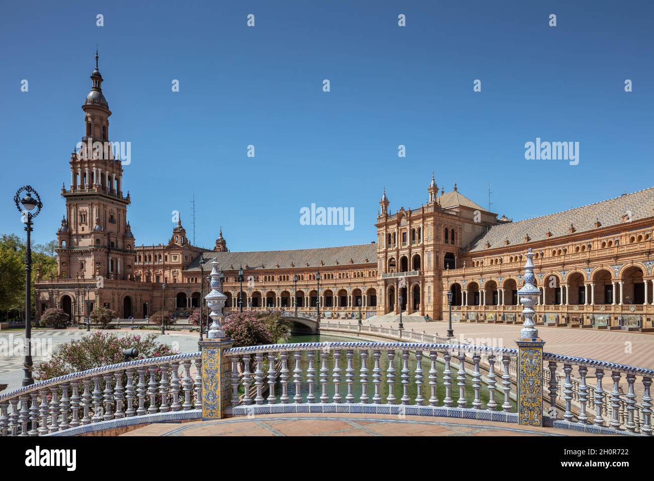 Die Plaza de España im Parque de María Luisa, in Sevilla, Spanien. Stockfoto