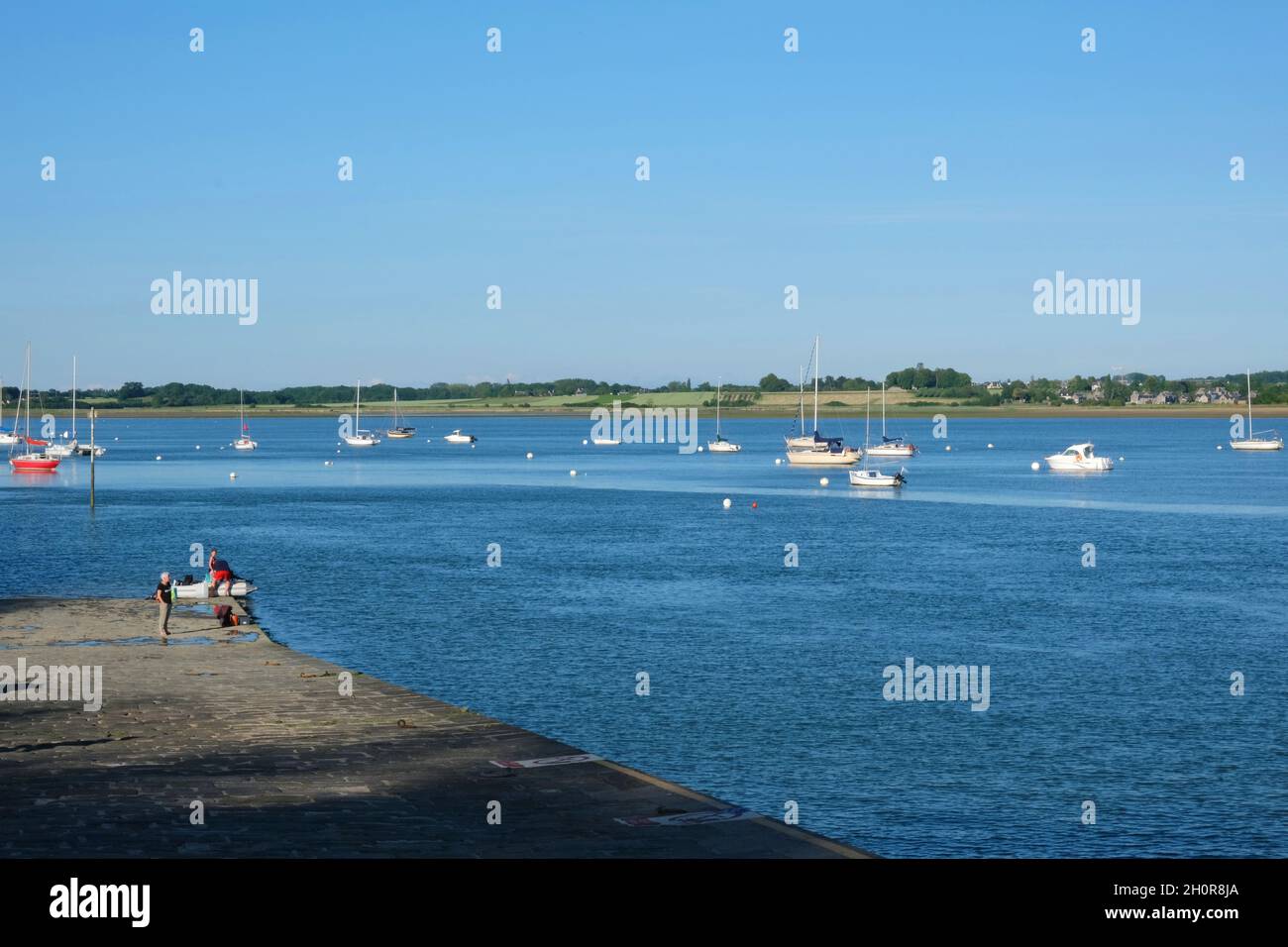 Plouer sur Rance (Bretagne, Nordwestfrankreich): Der Halt am Fluss Rance Stockfoto