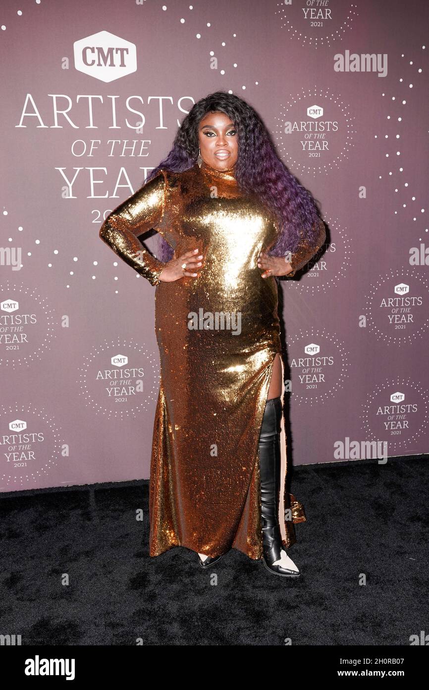 Yola nimmt am 13. Oktober 2021 an der CMT Artist of the Year 2021 in Nashville, Tennessee, Teil. Foto: Ed Rode/imageSPACE/MediaPunch Stockfoto