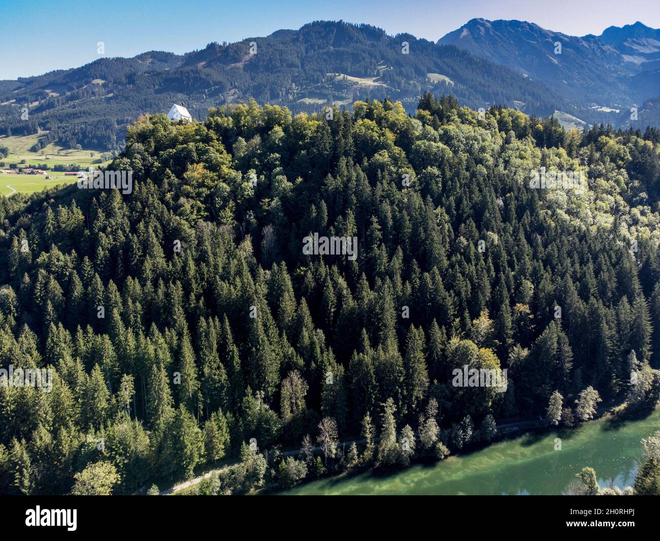 Luftaufnahme der Burgkirche Schöllang, Schlosskirche Schollang über der Iller nördlich von Oberstdorf, Bayern, Deutsche Stockfoto
