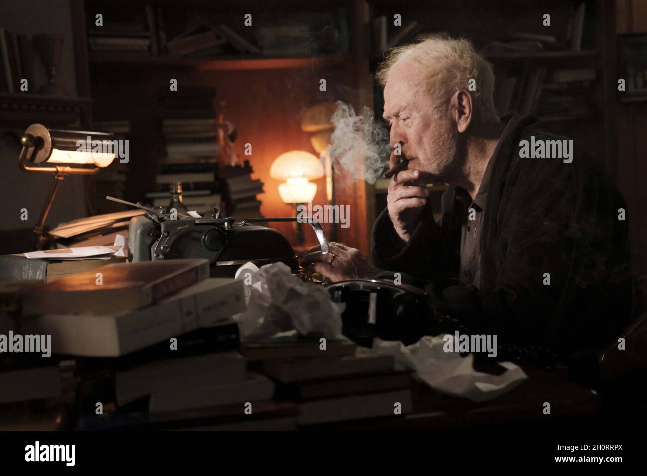 BESTSELLER (2021) MICHAEL CAINE LINA ROESSLER (DIR) SCREEN MEDIA FILMS/MOVIESTORE COLLECTION LTD Stockfoto