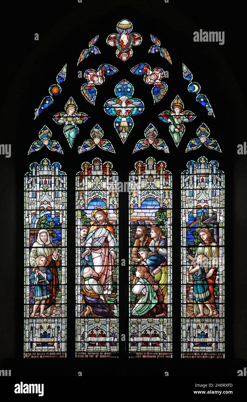 Buntglasfenster von S. Belham & Co. Mit Darstellung von Faith, Hope & Charity, St. Smwithun's Church, Sandy, Bedfordshire. Künstler H G Murray 1892 Stockfoto
