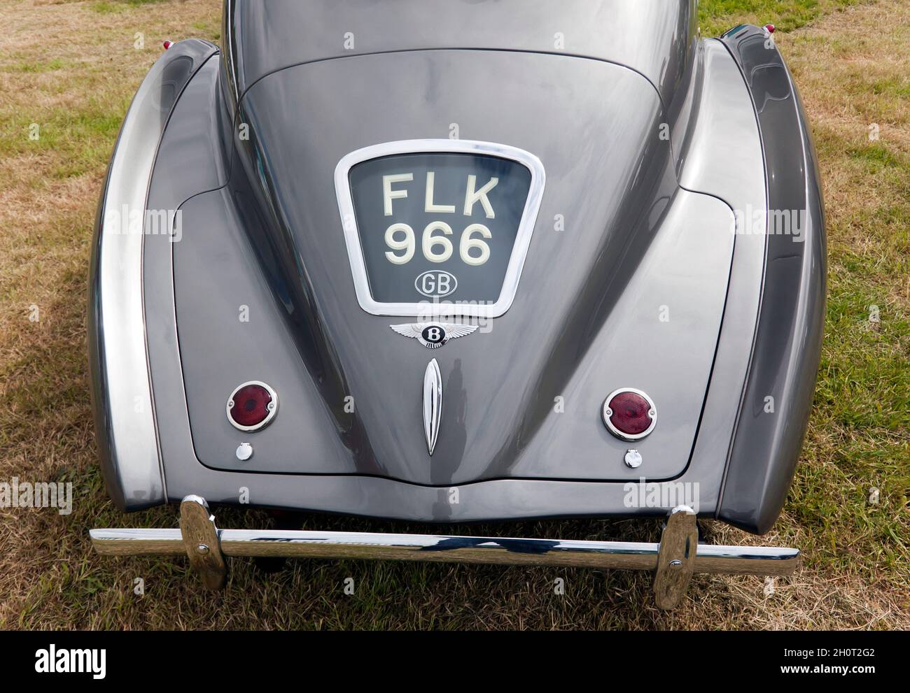Nahaufnahme, Rückansicht eines Bentley 4.25L MX Overdrive Chassis aus dem Jahr 1939, ausgestellt auf der London Classic Car Show 2021, Syon Park. Stockfoto