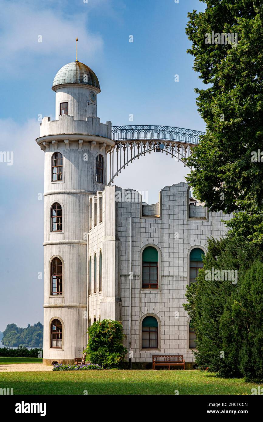 Das Schloss Auf Der Pfaueninsel In Der Havel Stockfoto