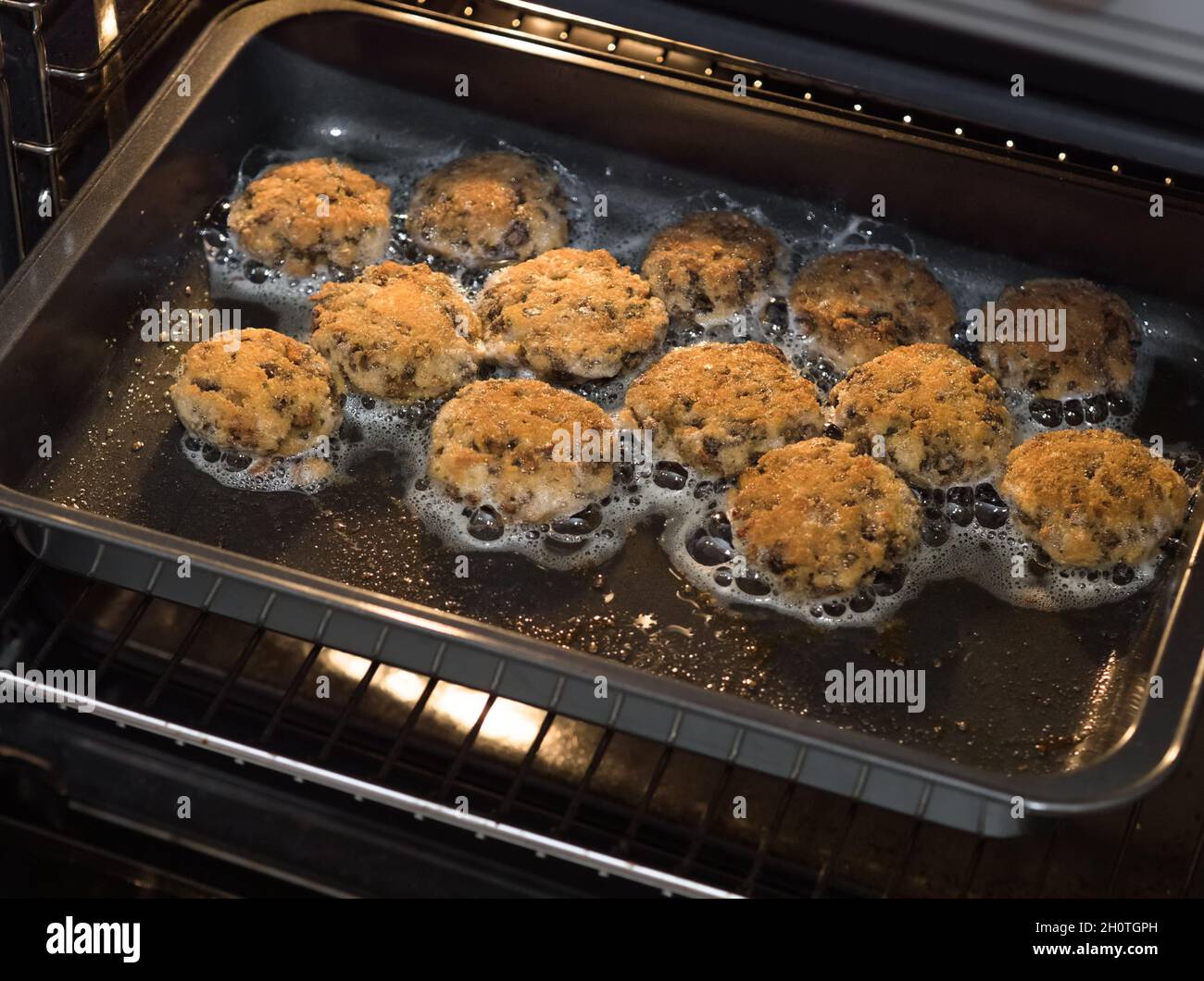 Leckere vegetarische Pilzbällchen im Ofen Stockfoto