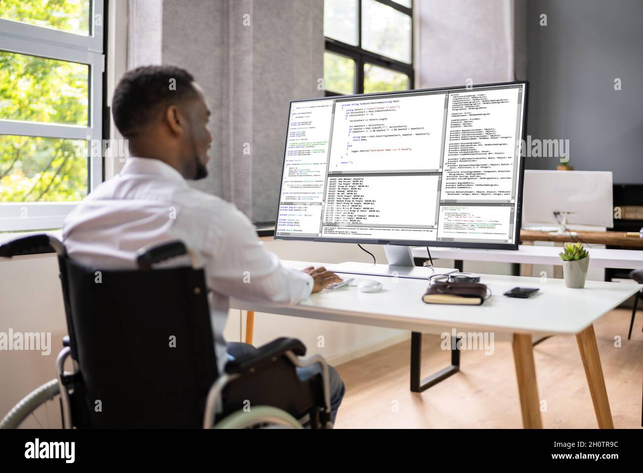 African American Web Developer. Software Programmer Codierung Stockfoto