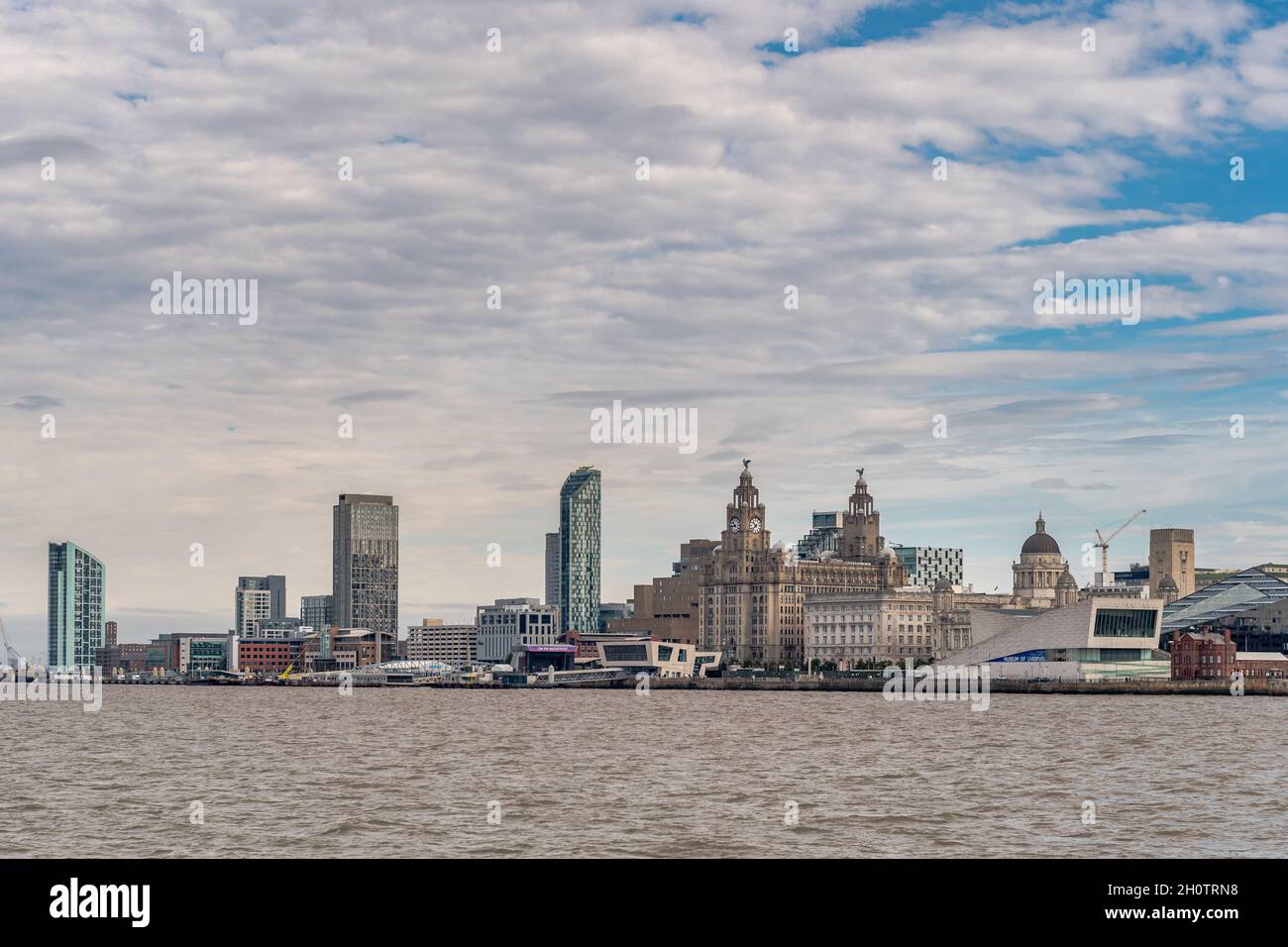 Liverpool Waterfront von der Mersey Ferry, Liverpool, Merseyside, Großbritannien. Stockfoto