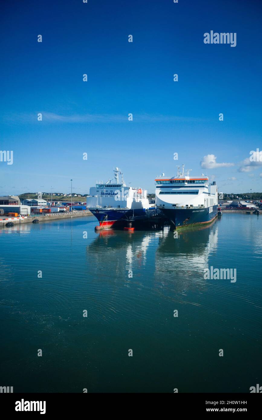 Irische Seefrachtschiffe von Stenna und Seatruck am Heysham-Dock in Lancashire Stockfoto
