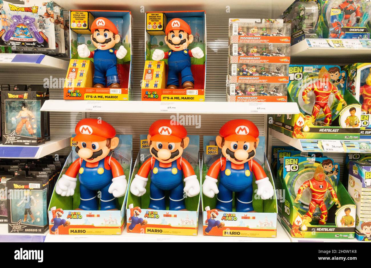 Super Mario Merchandise, Spielzeug im Laden in Spanien Stockfoto