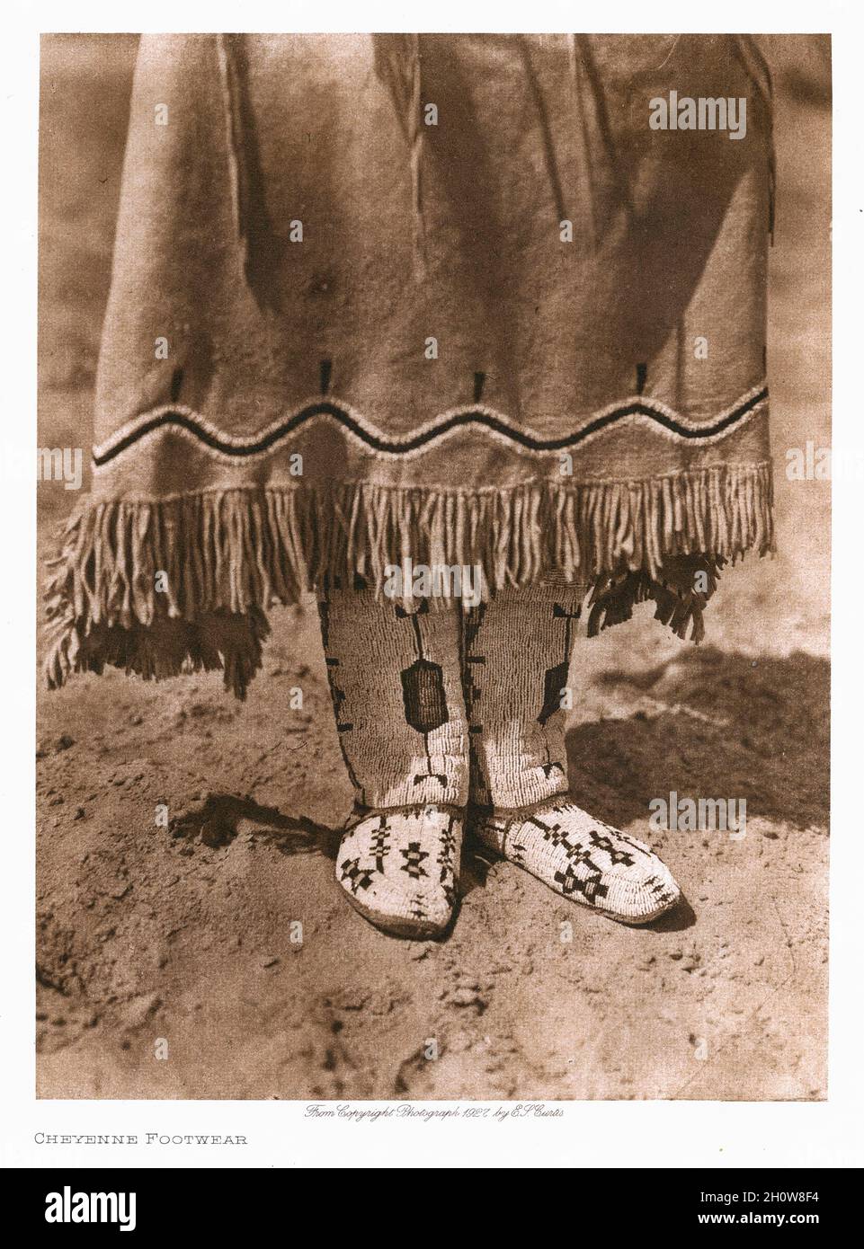 Cheyenne Footwear, um 1927. Fotografie von Edward S. Curtis (1868 - 1952) Stockfoto