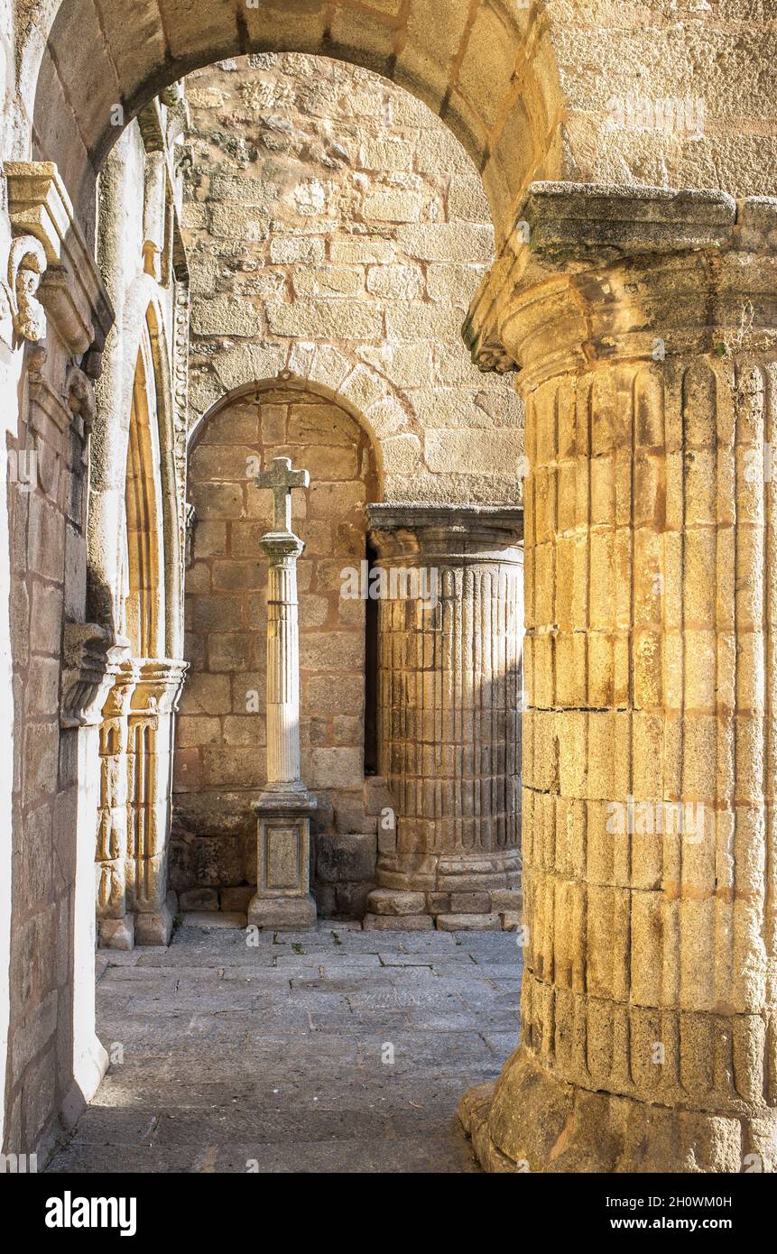 Kirche von Santiago, früher Ort des Militärordens der Ritter von Santiago. Caceres, Extremadura, Spanien Stockfoto