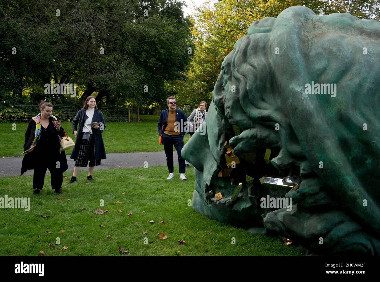 Skulpturenpark auf der Frieze und Frieze Masters International Art Fair im Regent's Park und Mayfair, London, England, Großbritannien Stockfoto