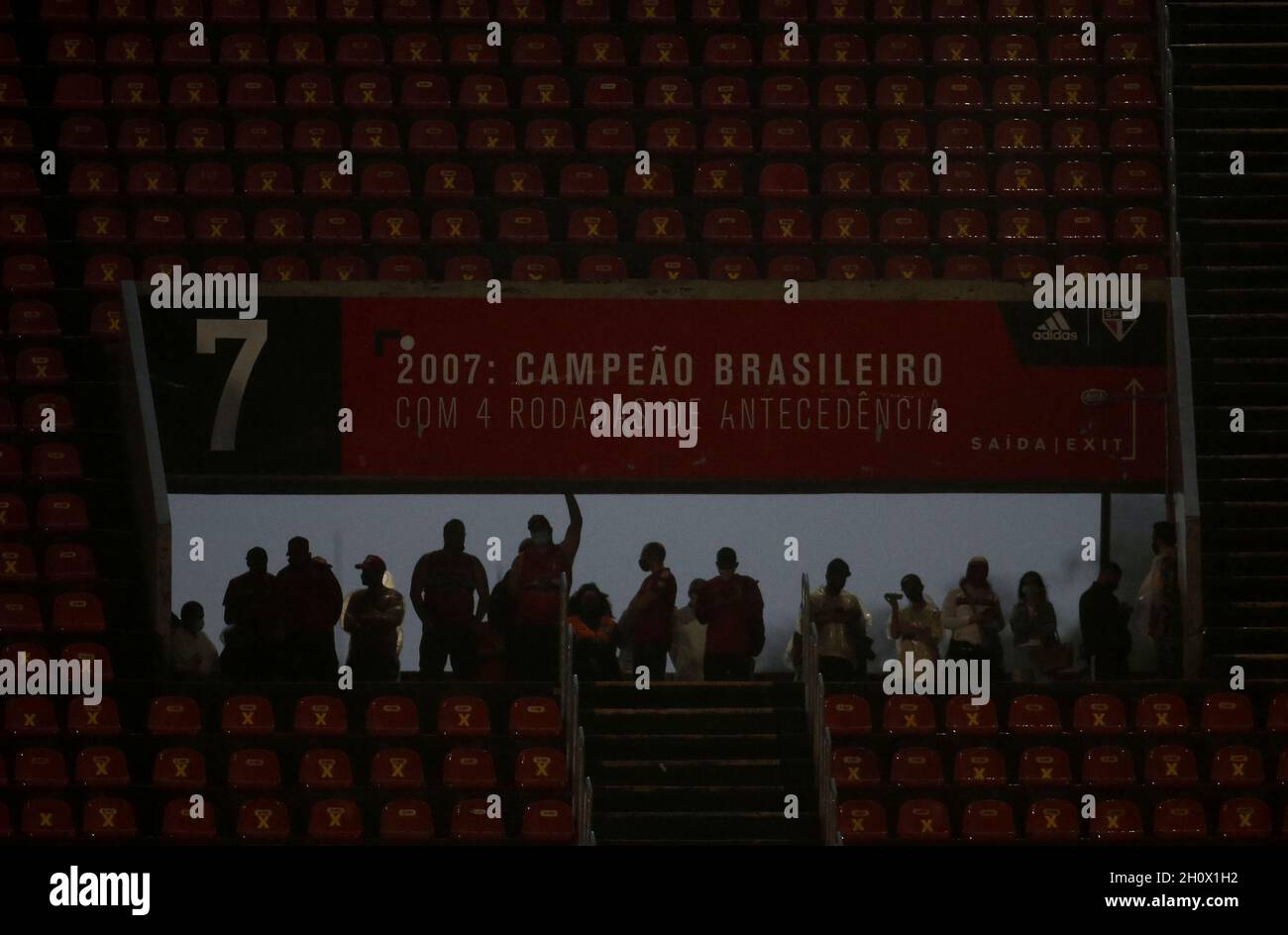 Fans während des Fußballspiels Campeonato Brasileiro zwischen Sao Paulo und Ceara im Morumbi-Stadion in Sao Paulo, SP, Quelle: SPP Sport Press Foto. /Alamy Live News Stockfoto