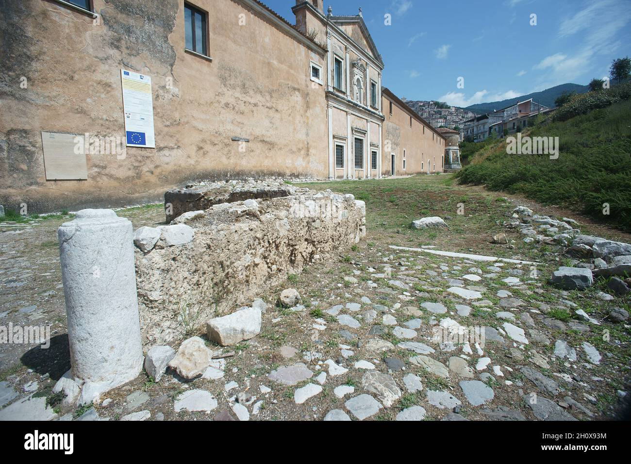 Die Certosa di Padula, auch bekannt als Kartause Padula, ist ein Kloster in der Provinz Salerno in Kampanien, Italien Stockfoto