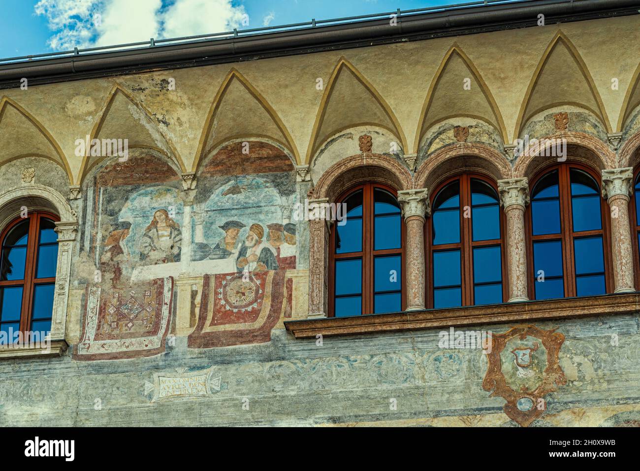 Alte Paläste, Palazzo Geremia, mit Fresken bemalte Fassaden in der Via Rodolfo Bellenzani in Trient.Trient, autonome Provinz Trient, Trentino-Südtirol Stockfoto