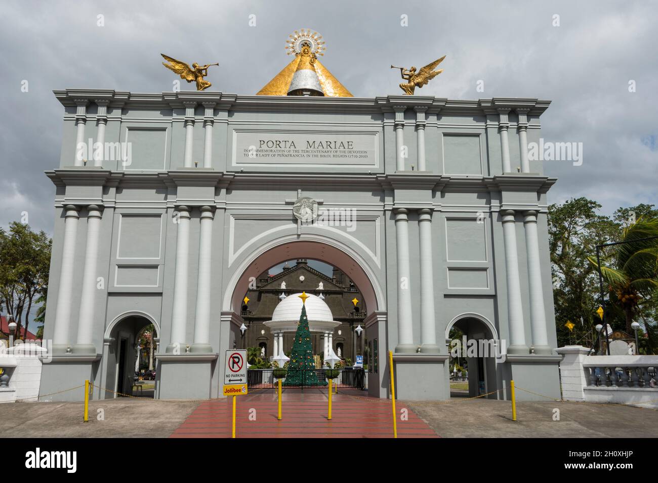 Die Porta Mariae (lateinisch „Marian Gate“) Ein Triumphbogen in Naga
